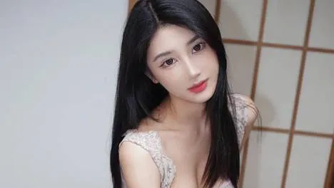 这位姐姐的身段，美得像一首流动的诗！