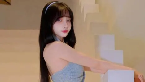 这位甜妹的清纯感，简直像夏日里的第一口冰西瓜！