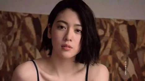 日本新晋国民初恋！171cm的九头身仙女，美得让人忘记呼吸